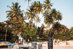 mirissa-beach-life