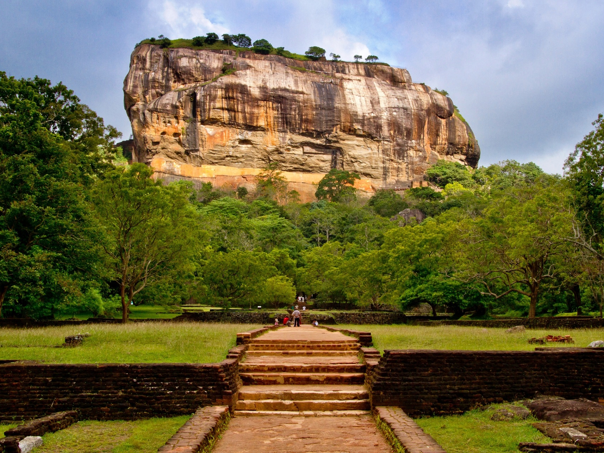 Discover Sri Lanka’s Timeless Treasures: Sigiriya, Dambulla & Kandy Awaits You!