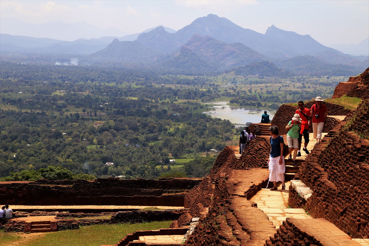 Rush Sri Lanka’s Scenic Splendor: A 2-Day Journey through Kandy, Nuwara Eliya & Ella